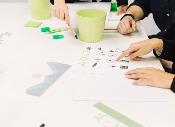 group-businesspeople-working-office